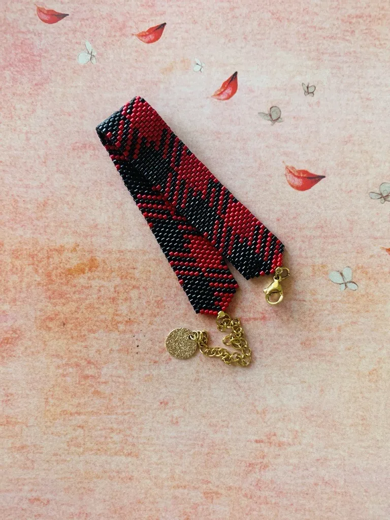 Kırmızı ve Siyah Pötikare Desenli Miyuki Boncuk Bileklik - El Yapımı
