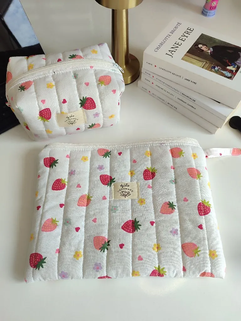 Çilek Desenli Kapitoneli Tablet/Portföy Çanta - El Emeği