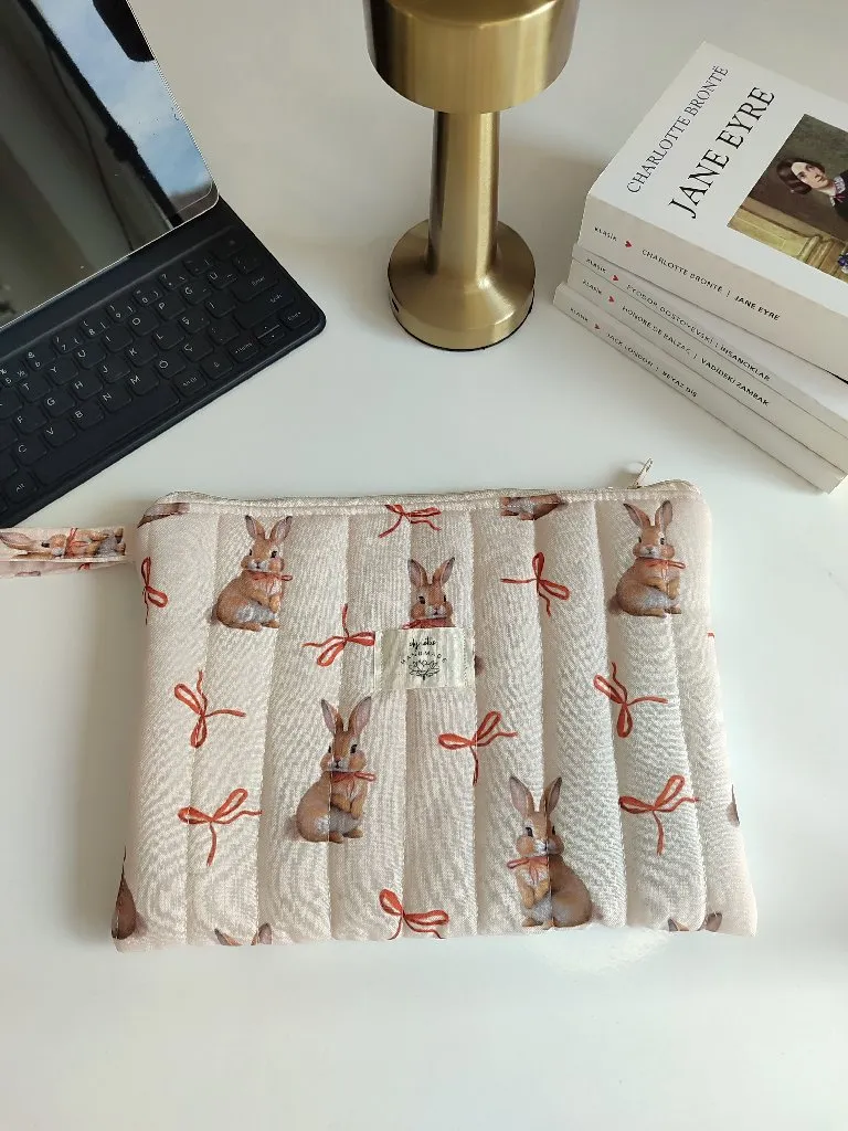 Tavşan desenli portföy/tablet çantası