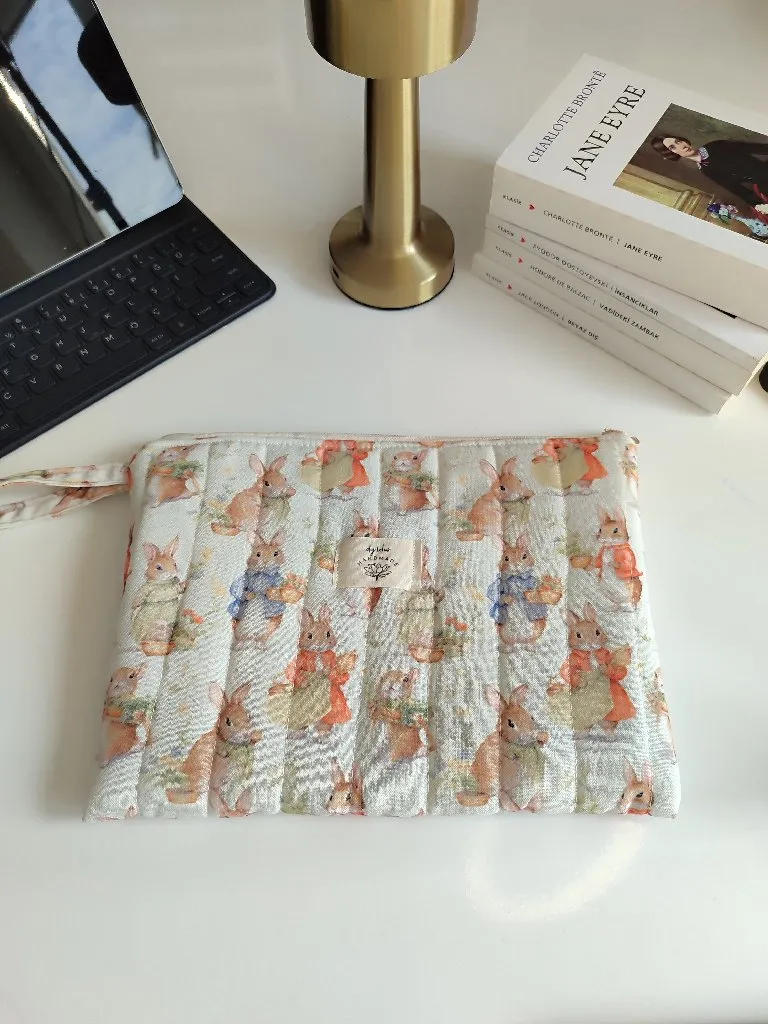 Kapitoneli Keten Tavşan Desenli Portföy Tablet Çantası - El Yapımı