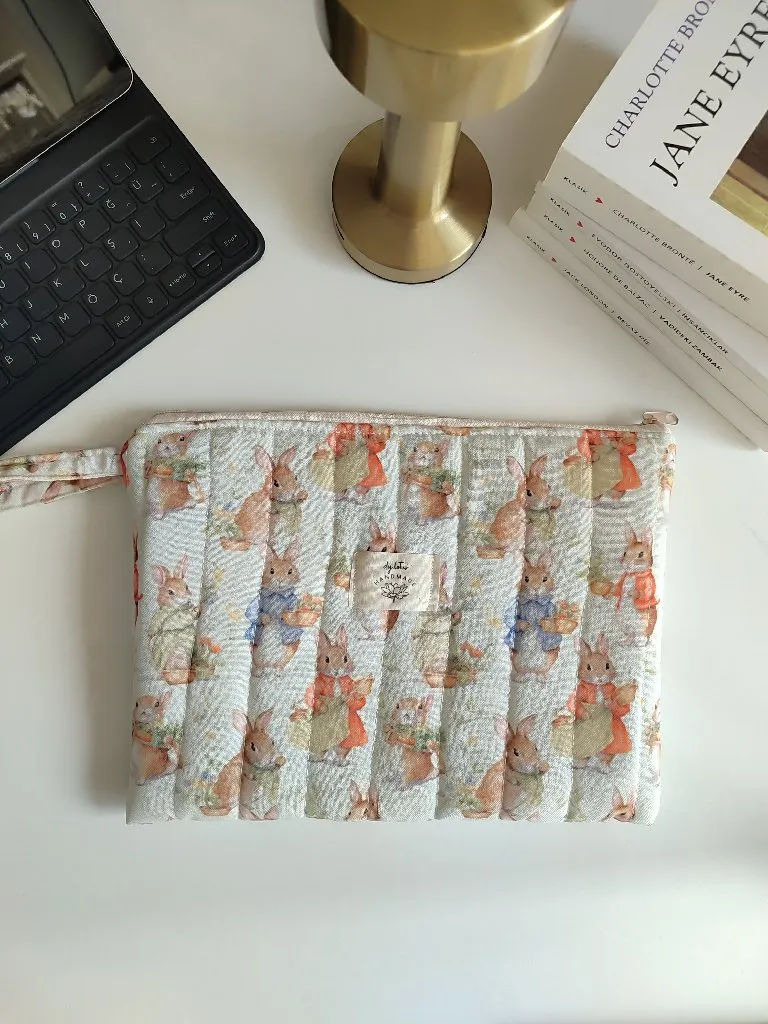 Kapitoneli Keten Tavşan Desenli Portföy Tablet Çantası - El Yapımı