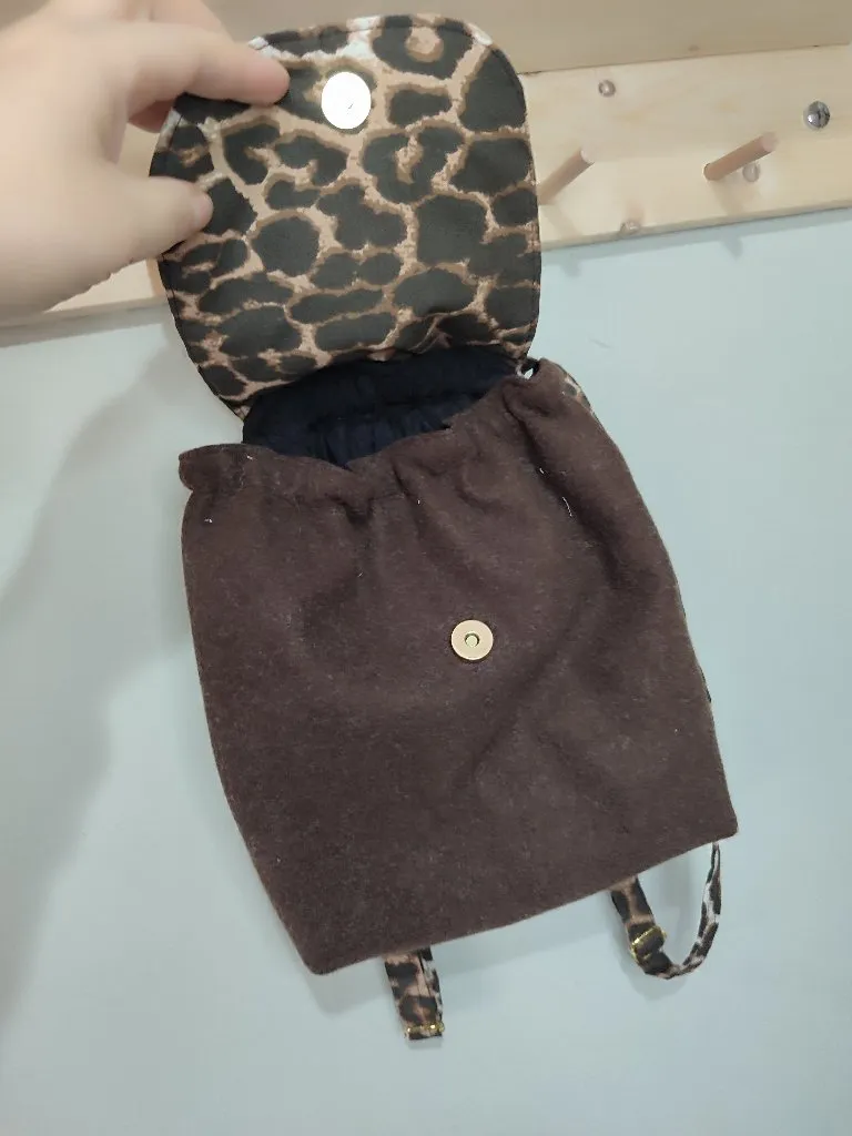 Çocuk Kaşe Teddy Kumaş Leopar Desenli Büzgülü Sırt Çantası