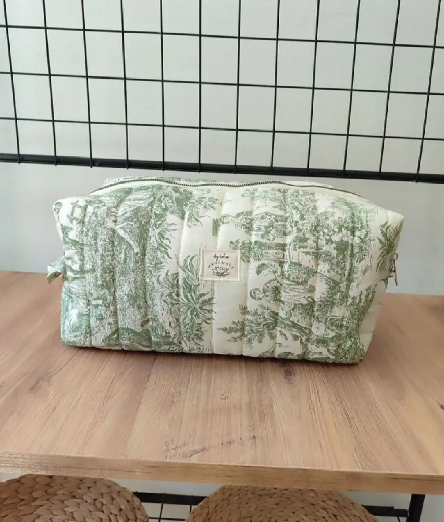 Yeşil Vintage Desenli Seyahat ve Makyaj Çantası - Kapitoneli, Çok Amaçlı Organizer