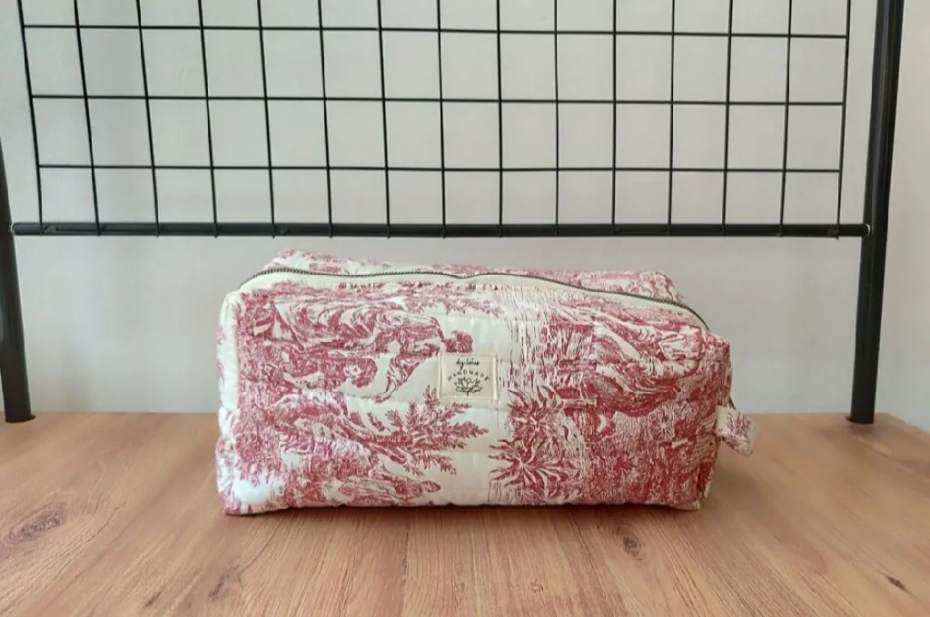 Kırmızı Vintage Desenli Seyahat Çantası - Dyson Airwrap Uyumlu