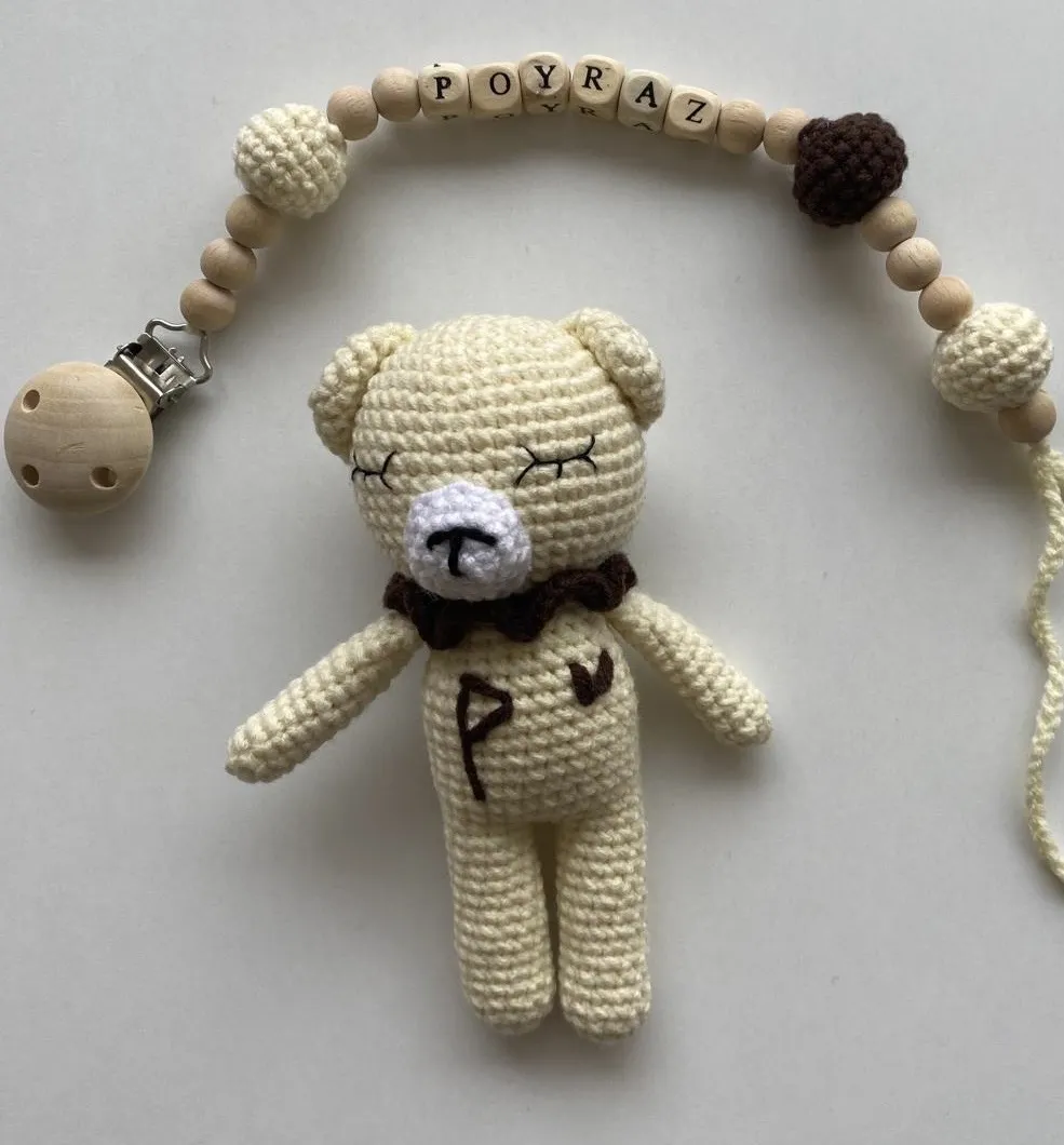 Amigurumi Taş Rengi Fındık Ayı Oyuncak ve İsimli Emzik Zinciri