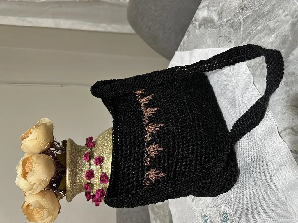 Siyah İpli Örme Omuz Çantası - Yaprak Desenli - El Emeği