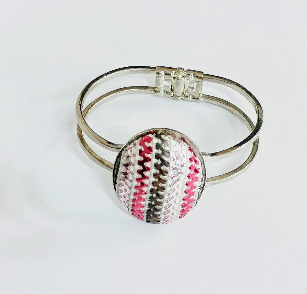 Gümüş Renkli Metal Bileklik - Rengarenk Tel Kırma Sanatı