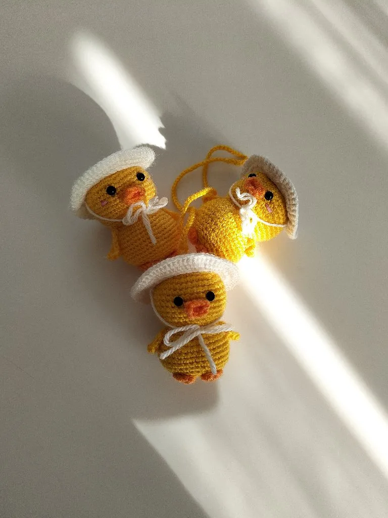 Sarı Amigurumi Civciv Oyuncak - Şapkalı ve Pamuk İpliğinden - El Emeği