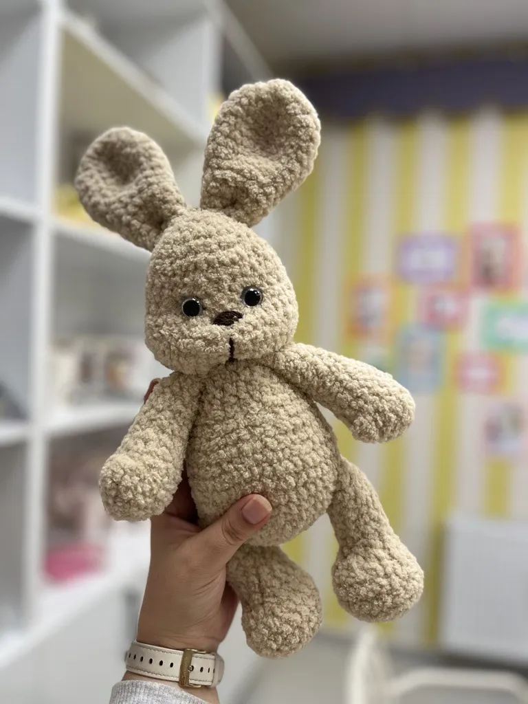 Krem Rengi Örgü Oyuncak Tavşan Bebek ve Çocuk Odası Dekorasyonu