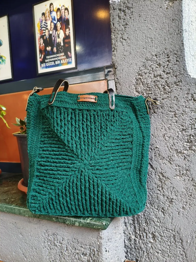 Zümrüt Yeşil Örgü Süet Çanta - Çapraz ve Kol Askılı, Astarlı