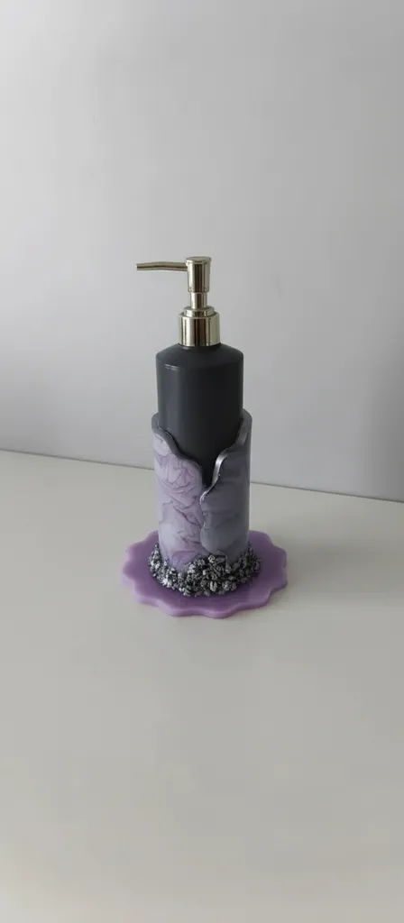 El Yapımı Mor Mermer Epoksi Kalemlik & Çok Amaçlı Stand — Simli Gümüş Detaylı