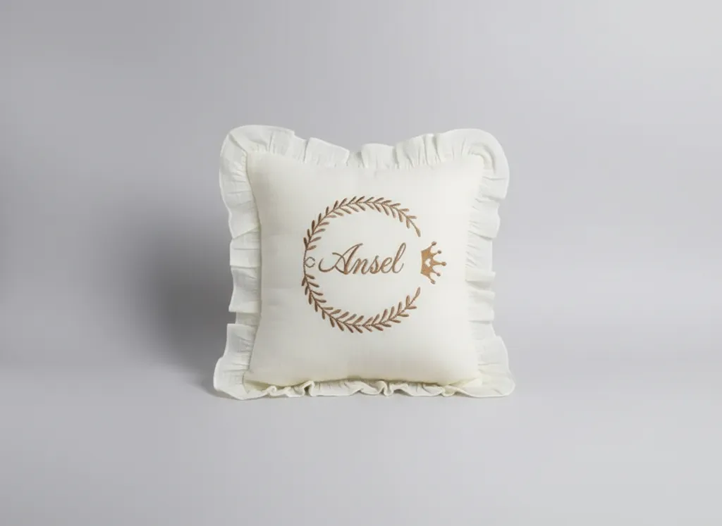 Fırfırlı Müslin Kırlent / Takı Yastığı  (30x45 cm)