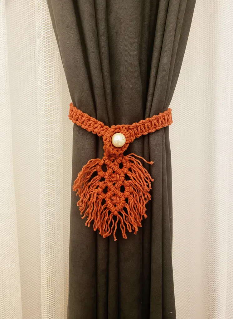 Turuncu Makrome Perde Tutucu - Bohem Tarzı El Yapımı Aksesuar