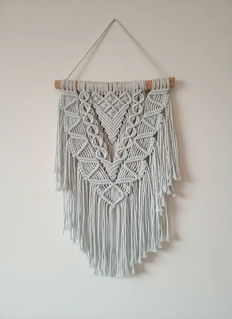 Buz Mavi Makrome Duvar Halısı - Lodos Dalı ile El Yapımı Şıklık