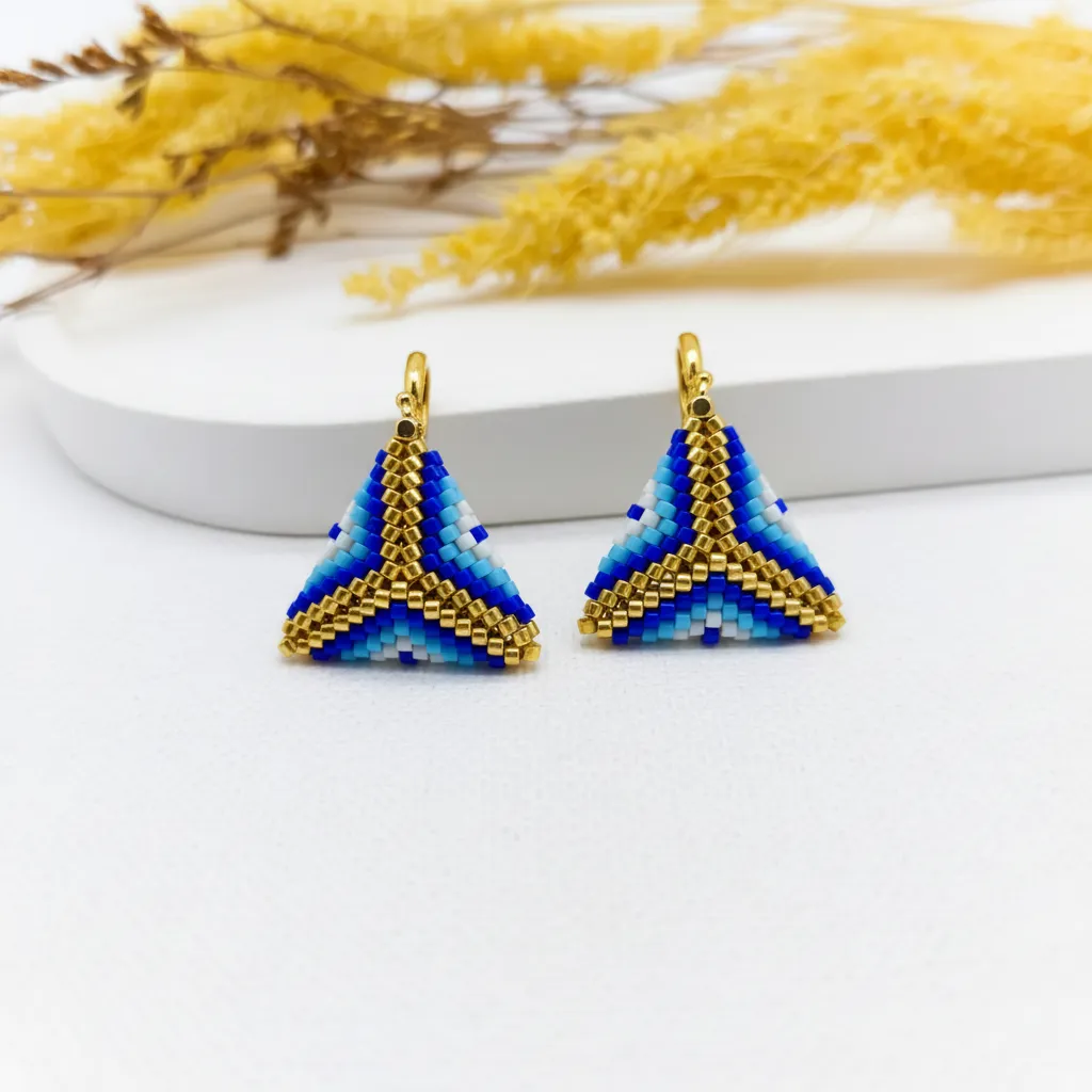 Üçgen Formlu Miyuki Boncuklu Nazar Boncuğu Küpe - El Emeği