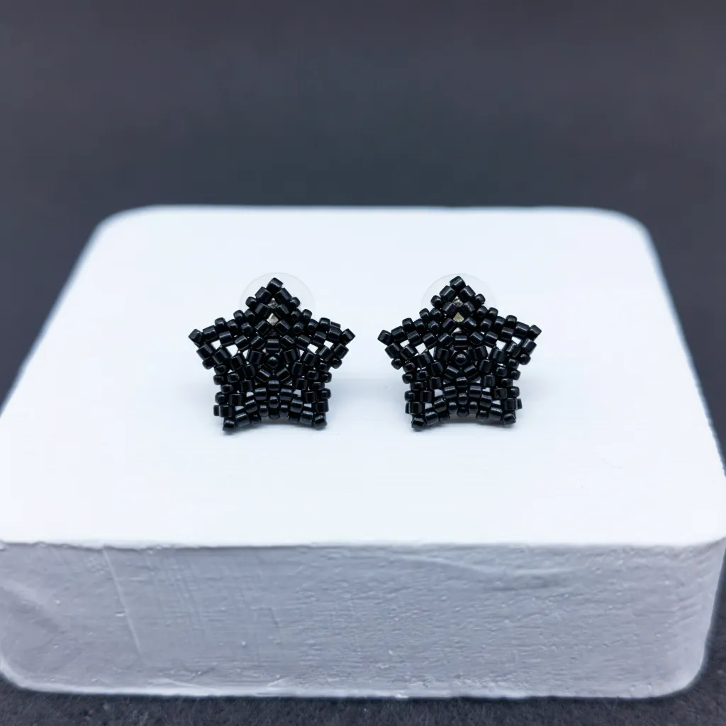 Siyah Miyuki Boncuklu Yıldız Küpe - El Emeği Tasarım Küpe