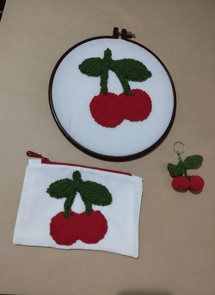 Kiraz Desenli Punch İşleme 3'lü Set - Duvar Panosu, Kalemlik, Anahtarlık