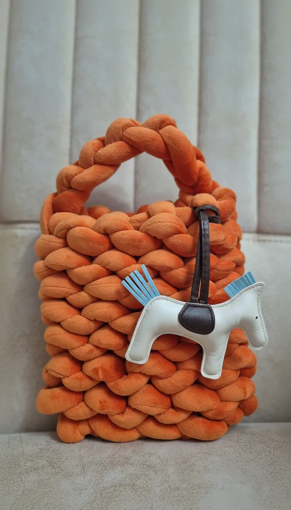 Turuncu Kadife İpten Örme Marşmelov Çanta - El Emeği