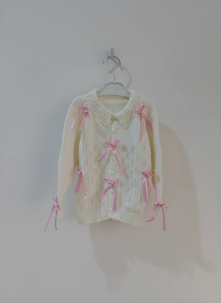 Krem Rengi Fiyonk Detaylı Örgü Kız Çocuk Hırka - El Emeği