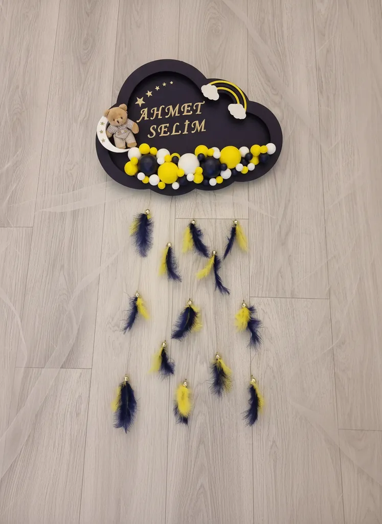 Bulut ve Yastık Tasarımlı Bebek Odası Kapı Süsü - İsim Yazılı Özel Tasarım