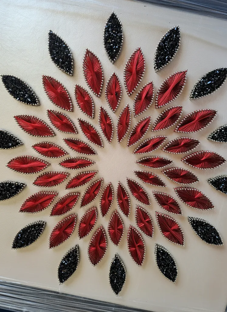 Çiçek Desenli Dekoratif Tablo -Siyah epoksi taşlı 60x60