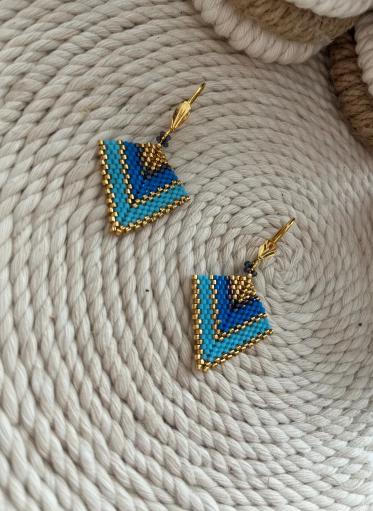 Mavi Tonlarında Miyuki Boncuk Dokuma Küpe - Kilitli Tasarım