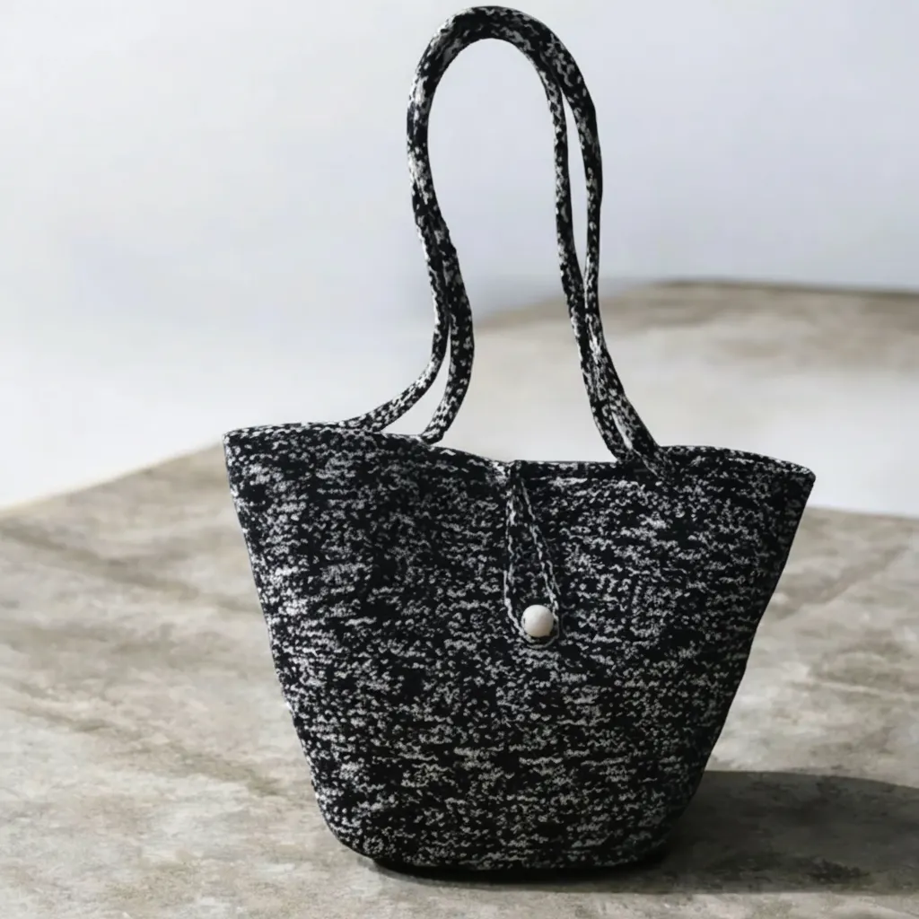 Siyah Beyaz Desenli Pamuk İpten Örme Degrade Omuz Çantası - El Emeği