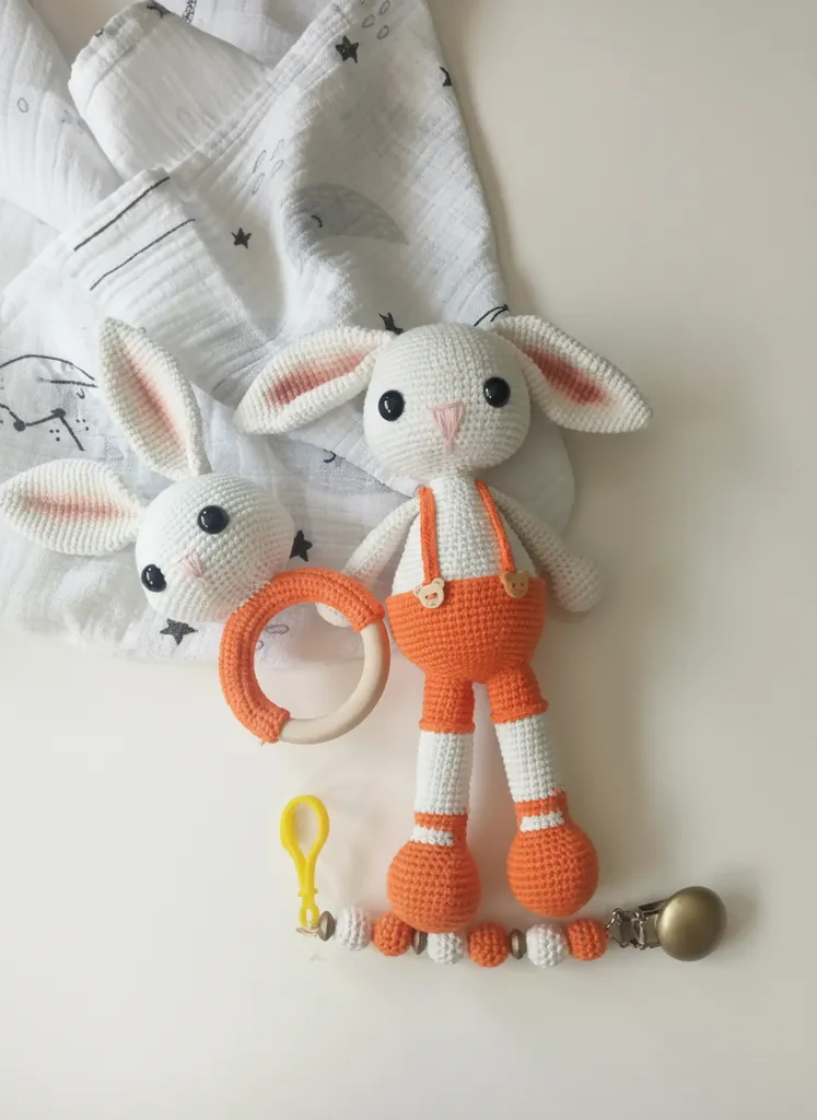 Örme Tavşan Oyuncak ve Ahşap Halkalı Diş Kaşıyıcı Yenidoğan Set