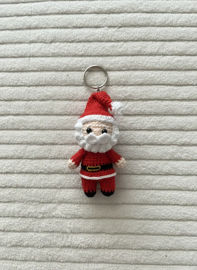 Noel Baba Anahtarlık Amigurumi - El Örgüsü Dekoratif Hediyelik