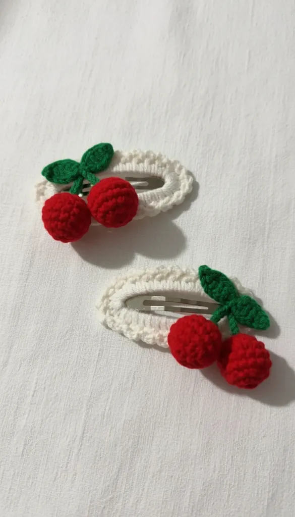 Örgü Kiraz Detaylı Cıt Cıt Saç Tokası - El Emeği Aksesuar