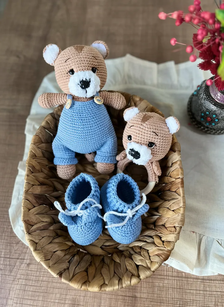 Örgü Ayıcık Oyuncak Seti ve Bebek Patikleri - Organik Amigurumi
