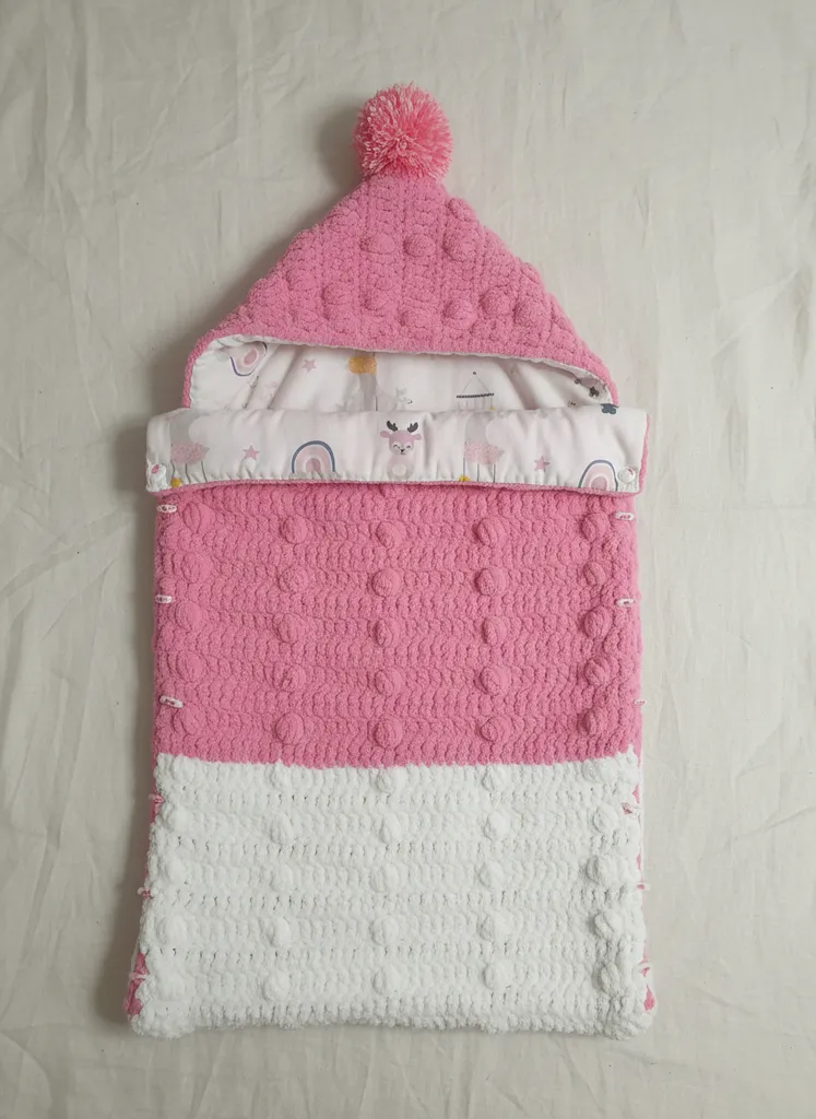 Örgü Bebek Uyku Tulumu - Pembe ve Beyaz Renkli, Ponponlu El Emeği