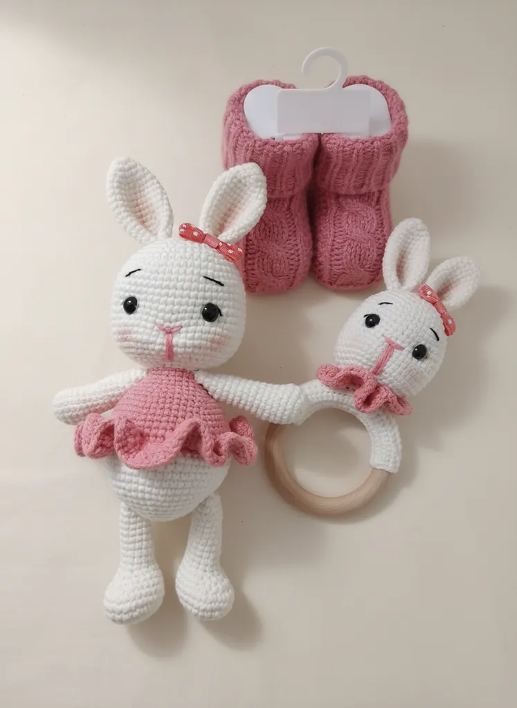 Örgü Tavşan Oyuncak ve Patik Yeni Doğan Bebek Seti - Amigurumi
