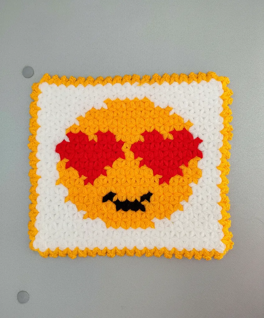 Kalpli Gözlü Emoji Desenli Banyo Lifi - El Emeği Örgü Tasarım