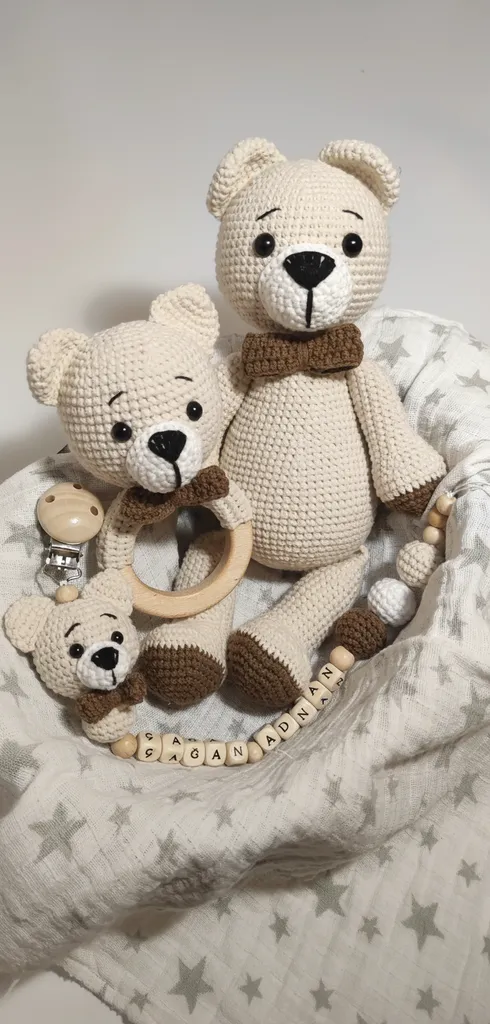 Pamuk İpten Örme Amigurumi Ayıcık Oyuncak Seti - Çıngırak Ve Emzik Zinciri