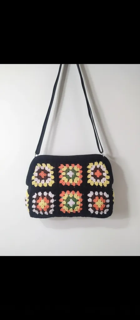 Siyah Örgü Motifli Omuz Çantası - Astarlı, Günlük Kullanıma Uygun