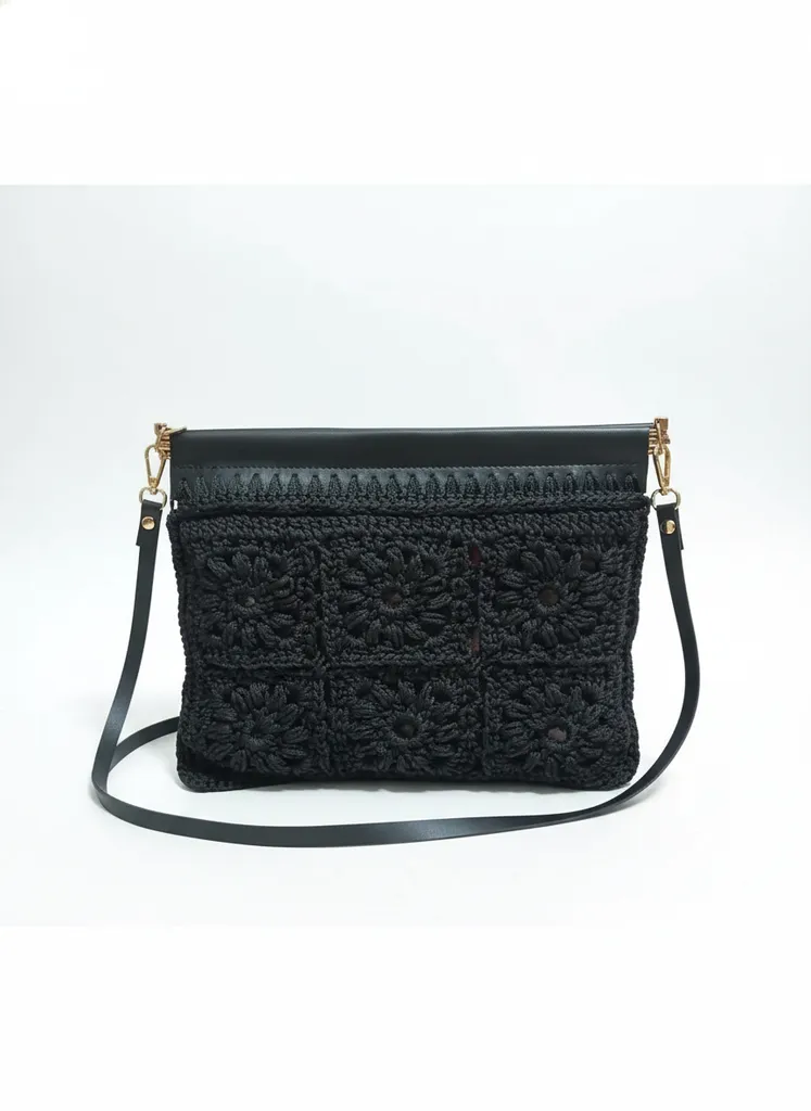 Siyah Makrome Örgü Omuz Çantası - Pörtföy ve Yaylı Burs Kapama