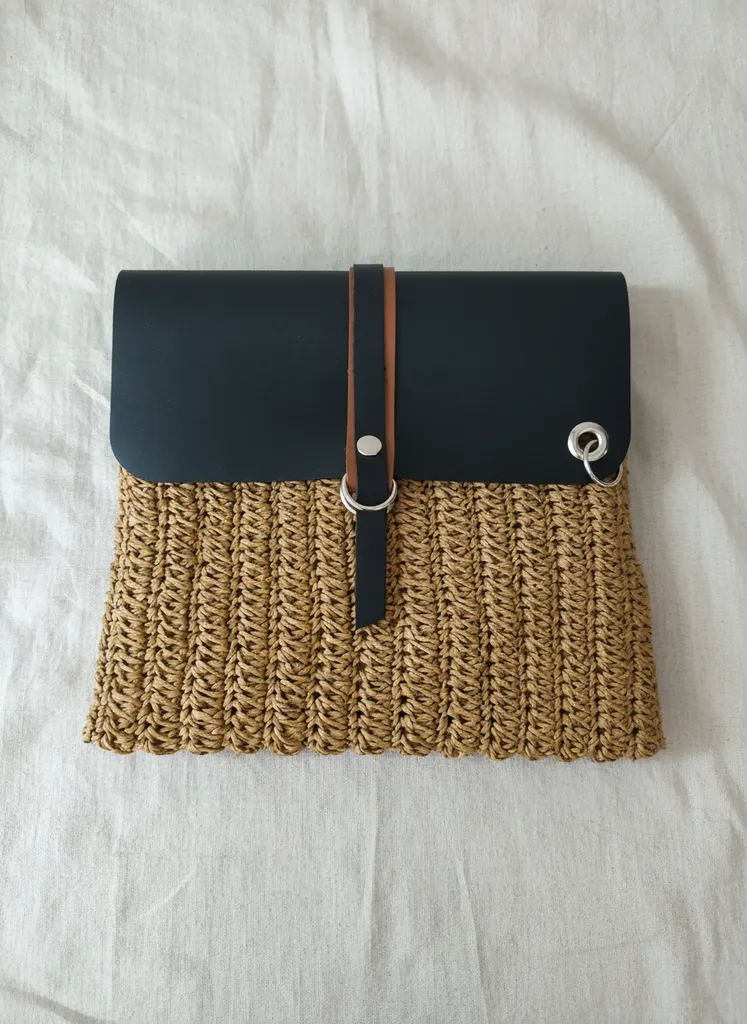 Siyah Rengi Hasır Görünümlü Su Yolu Clutch Çanta - Astarlı Tasarım