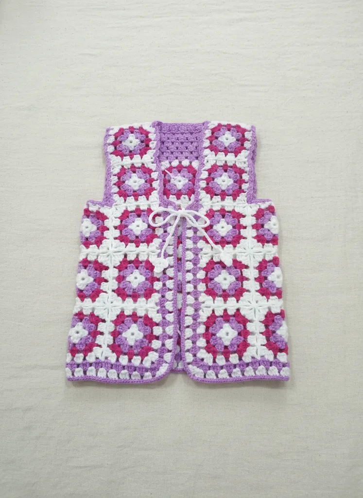 2-3 Yaş Kız Çocuk Motifli Örgü Yelek - El Emeği Bebek Yeleği