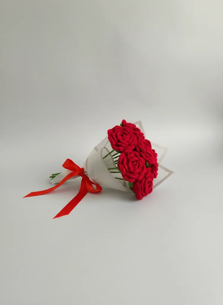 Kırmızı Renkli 3 Adet Örgü Gül Buketi - El Emeği Hediyelik