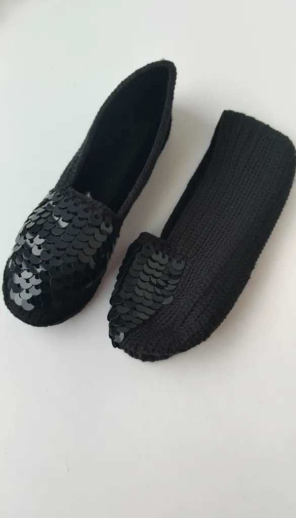 Siyah Örgü Babet Patik - Pullu Detaylı, Ev İçi Kullanıma Uygun