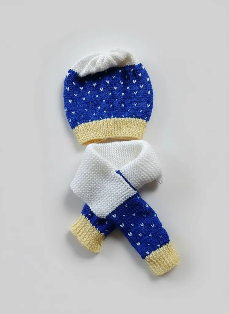 Örgü Bebek Bere, Boyunluk ve Atkı Seti - Mavi, Beyaz, Sarı Renkli