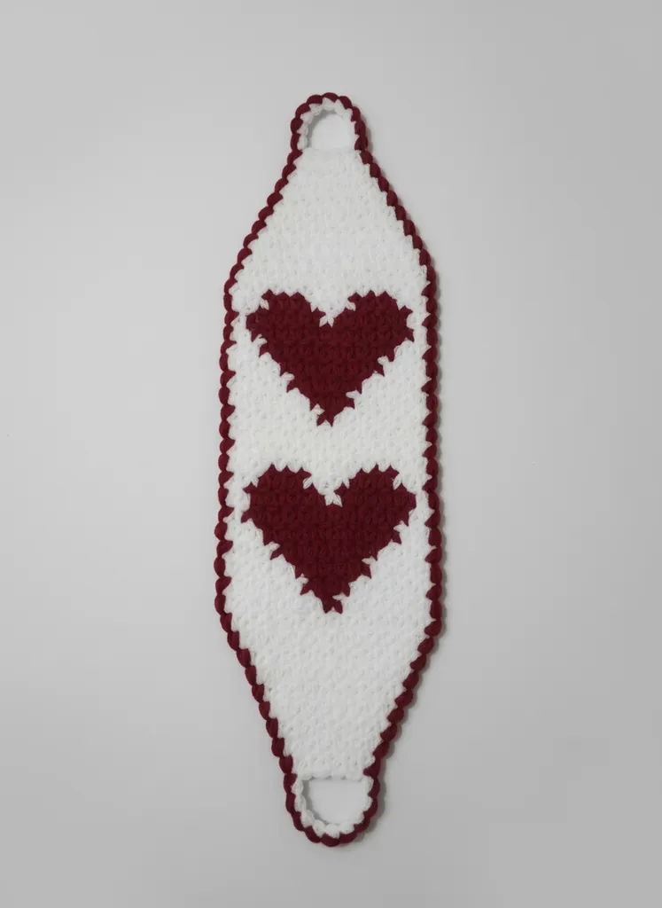 Beyaz ve Kırmızı Kalp Desenli Örgü Banyo Lifi - El Yapımı