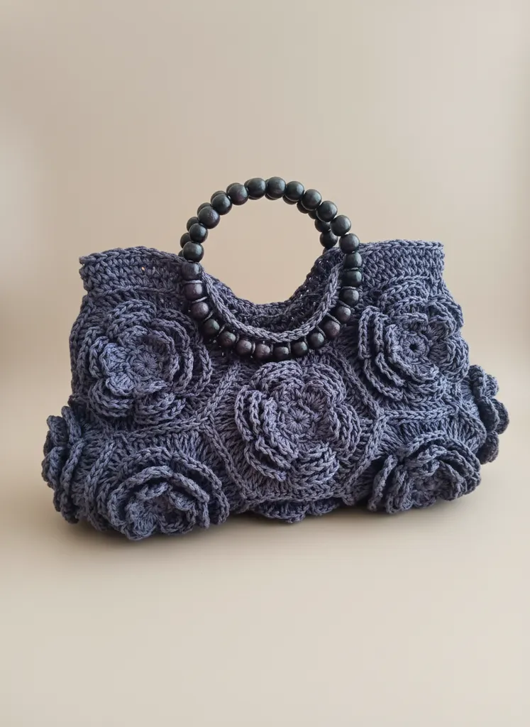 Mor Kağıt İpten Örme Çiçek Desenli Astarlı Fermuarlı El Çantası