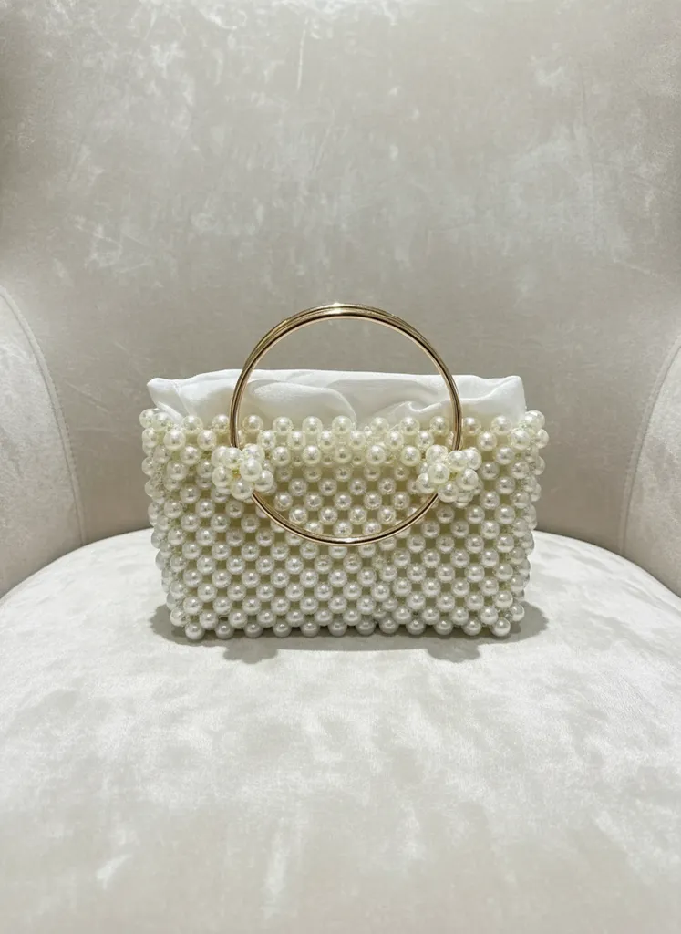 Krem İnci Boncuklu Gold Saplı Çanta - Şık ve Zarif Tasarım
