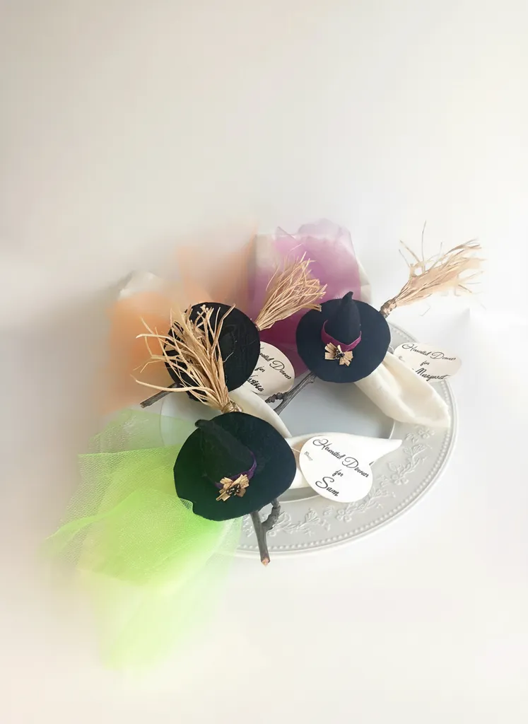 Cadılar Bayramı Temalı Cadı Şapkası Ve Süpürge Peçete Halkası, Sofra Dekoru.