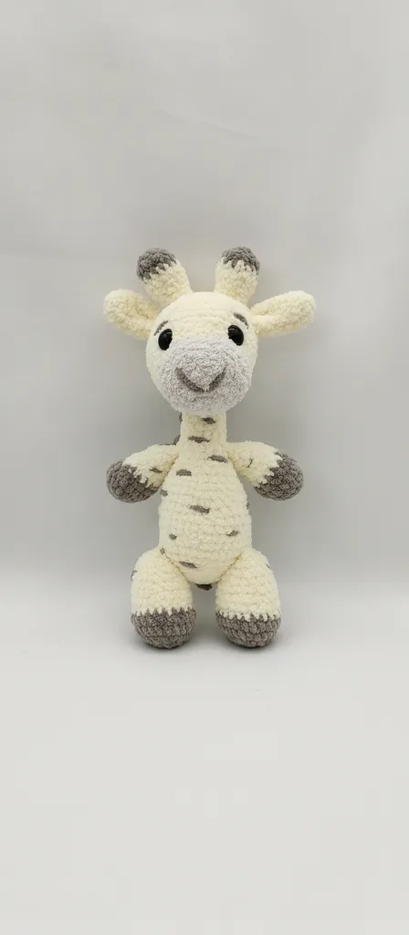 Krem ve Gri Tonlarında Örgü Zürafa Oyuncak - Uyku Arkadaşı