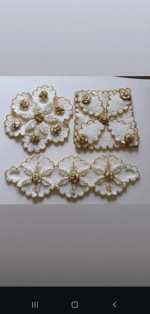 Beyaz ve Gold Renkli Çiçek Desenli Banyo Lifi Seti - El Emeği