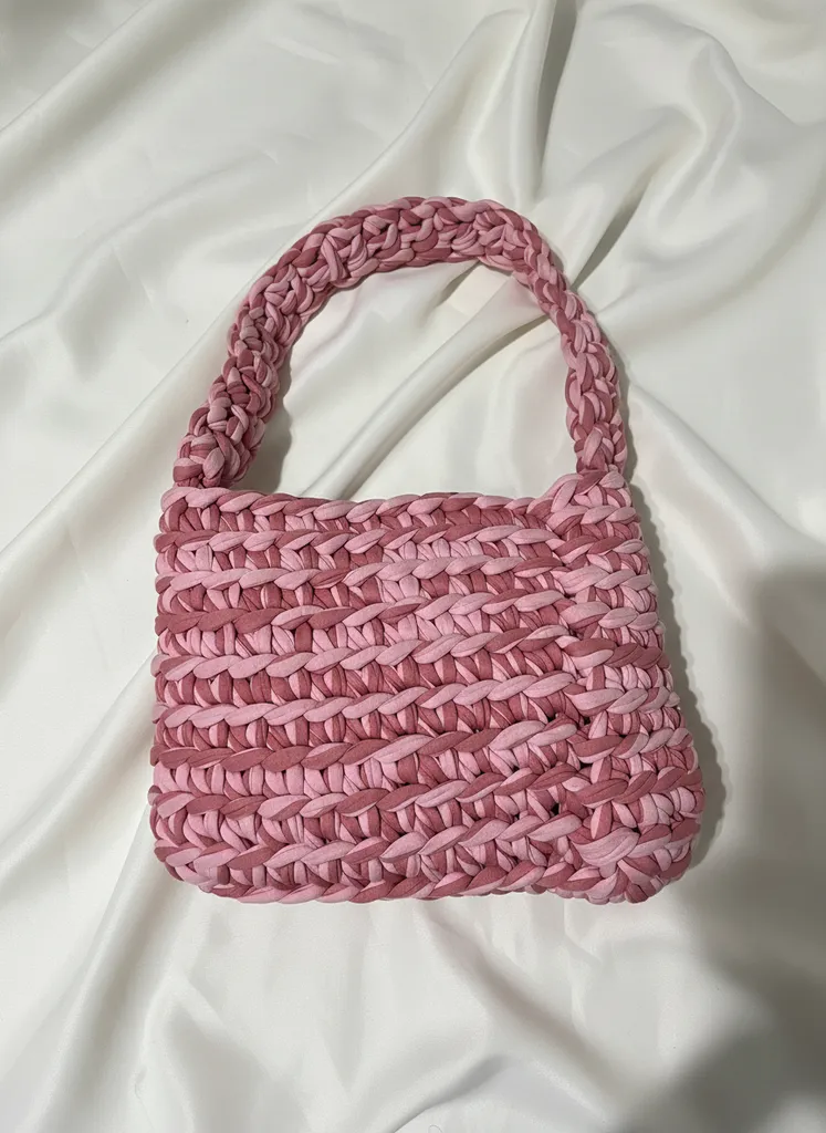 Pembe Tonlarında Örgü Baget Çanta - Penye İpten El Yapımı Kol Çantası