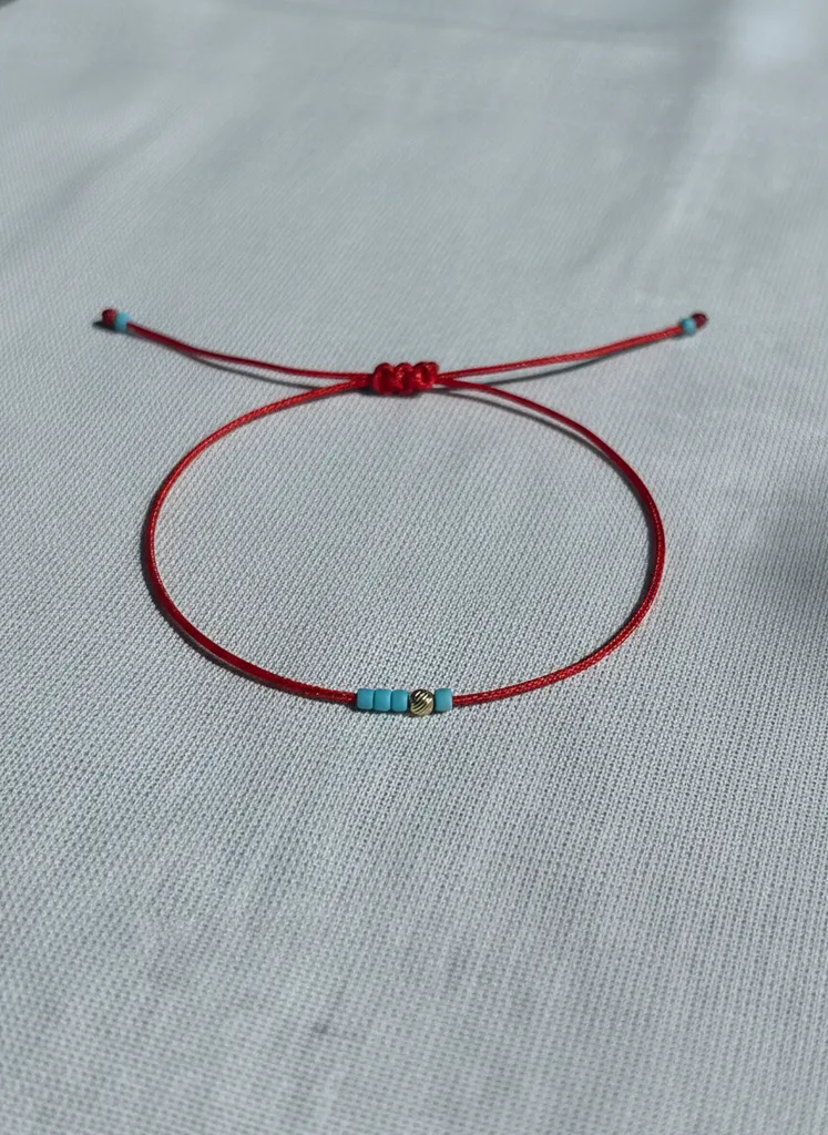 Kırmızı İp Tasarımlı 14K Altın Detaylı Bileklik - El Yapımı Nazar Boncuğu